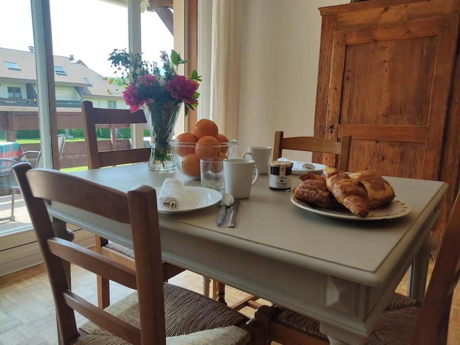 Bel Appartement Au Calme A 5 Minutes Du Village Мантон-Сен-Бернар Экстерьер фото